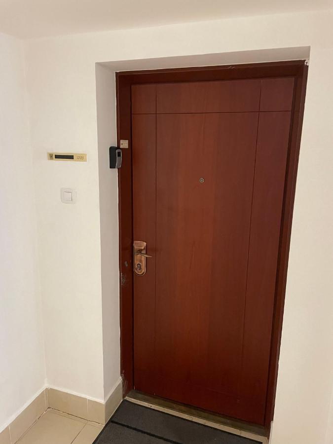 Bda H10 Apartment Budapest Luaran gambar